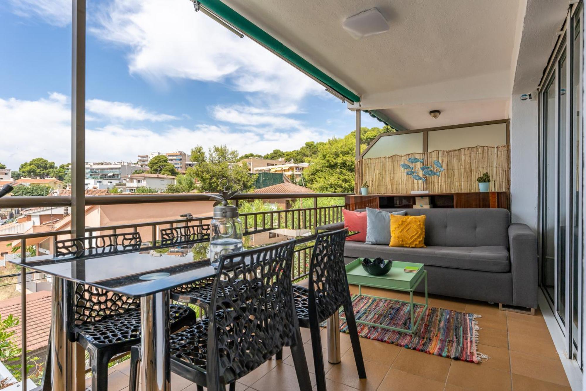 Beach Front Retro Hideaway In Salou Exterior foto