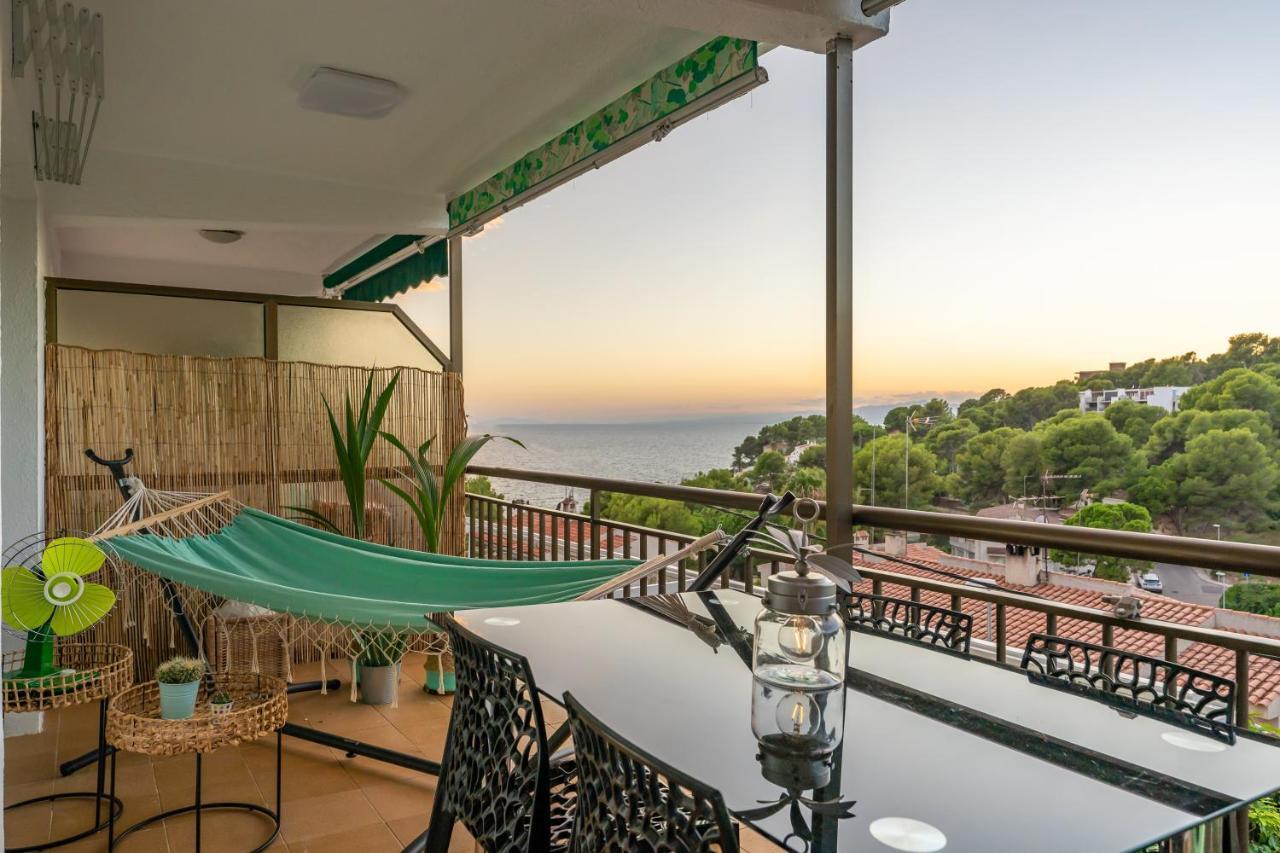 Beach Front Retro Hideaway In Salou Exterior foto