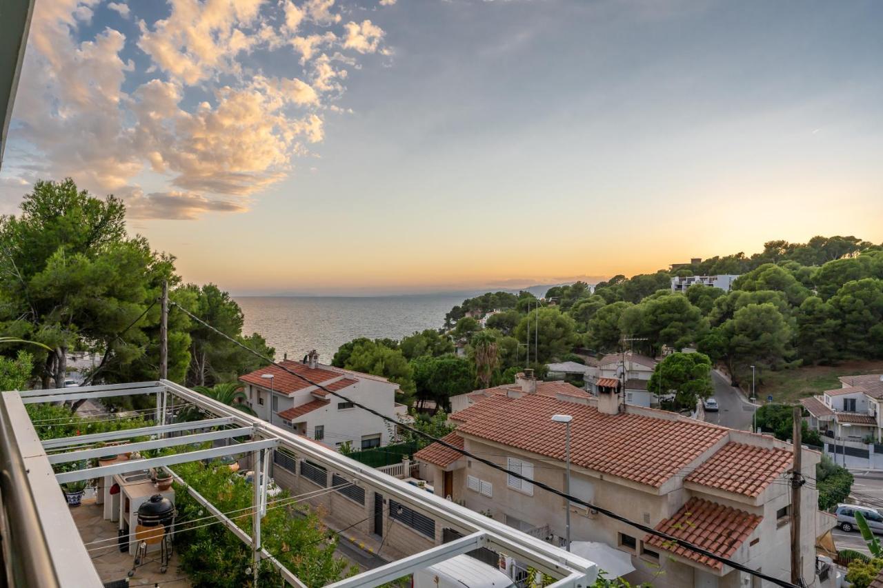 Beach Front Retro Hideaway In Salou Exterior foto