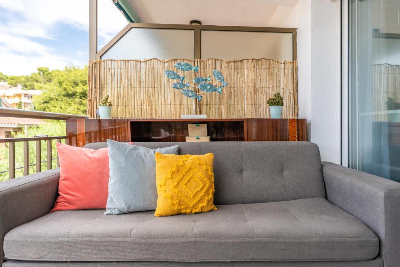 Beach Front Retro Hideaway In Salou Exterior foto