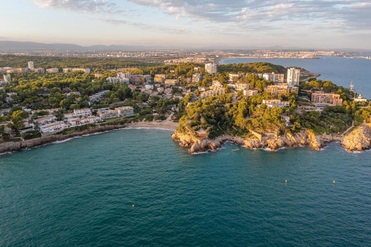 Beach Front Retro Hideaway In Salou Exterior foto
